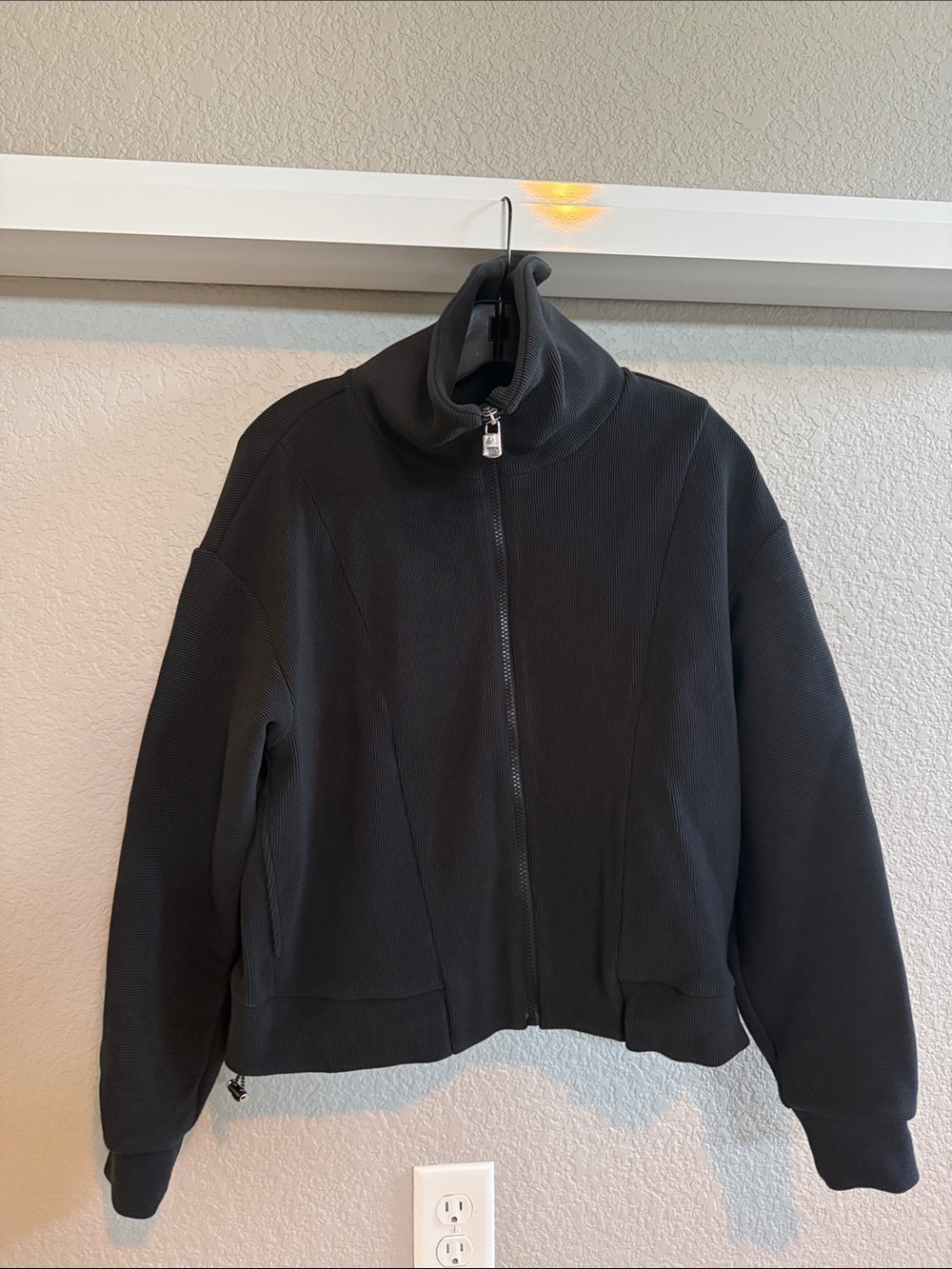 Varley Black Modello High-Collar Ribbed Zip Jacket Sz S